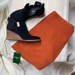 Toms Black Ankle Booties with Tan Wedge